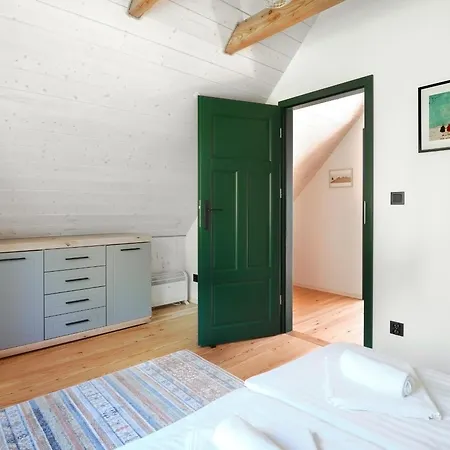 Beztroski Szachulcowa 4a *