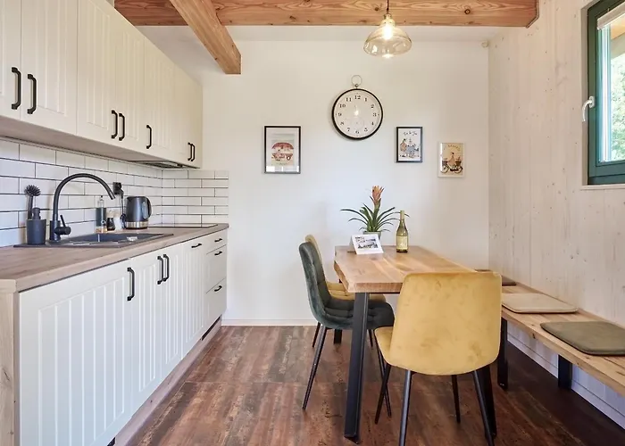 Beztroski Szachulcowa 4a * 罗威