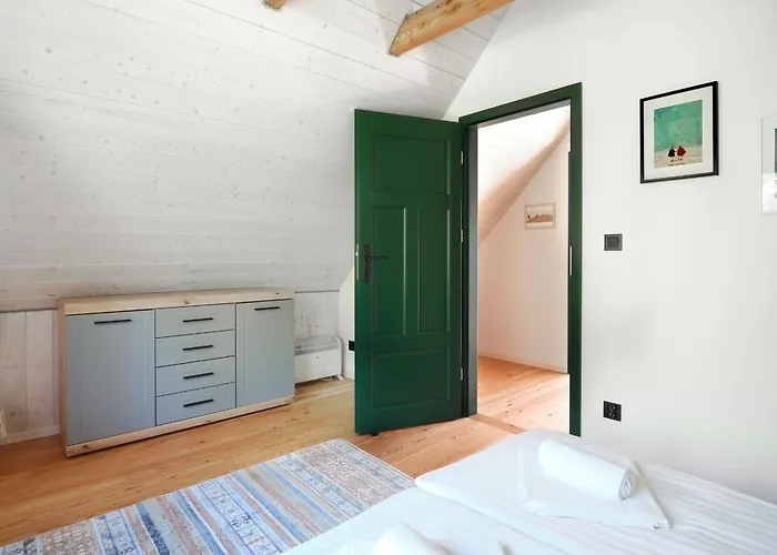 Beztroski Szachulcowa 4a *