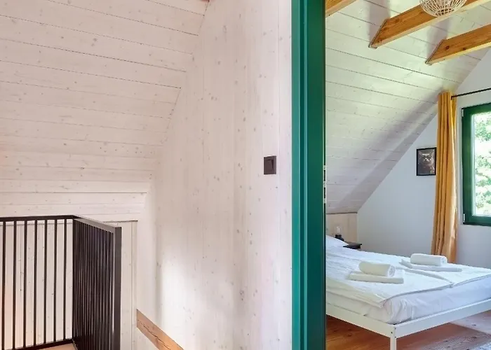 Beztroski Szachulcowa 4a 度假居